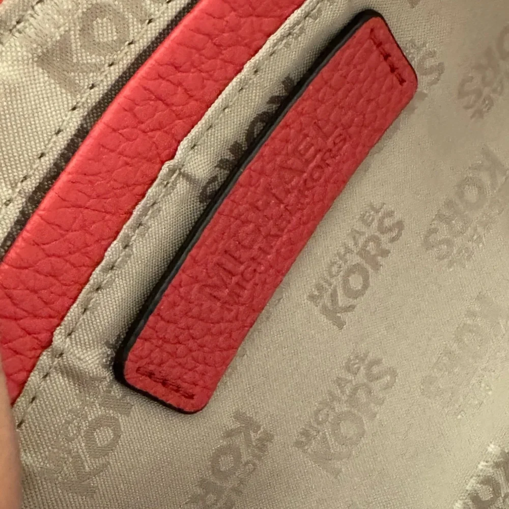 🍓🍓🍓Michael Kors Red Leather shoulder Bag